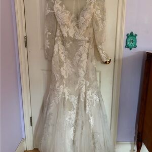 Elegant Lace Wedding Dress